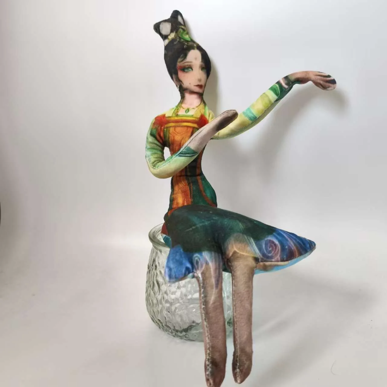 흰색 테두리가 없는 다섯 번째 성격의 새로운 어부 코스프레 추상 그림, 손과 발에 철사 골격 인형이 있는 그림