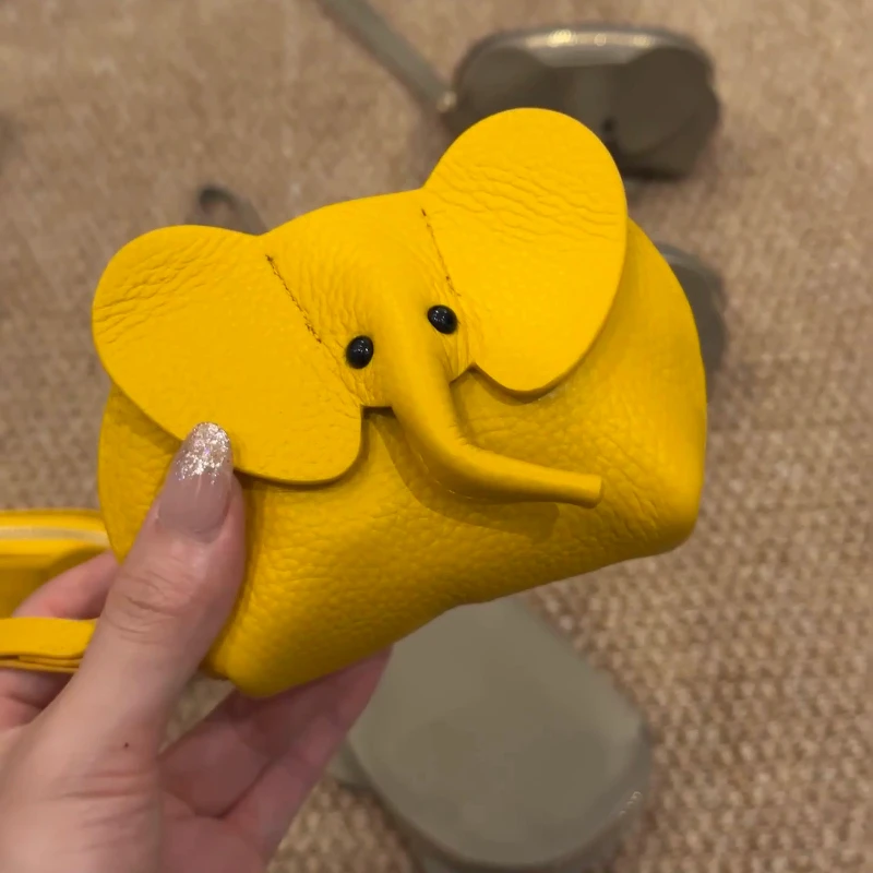 Pebbled elephant PU coin & makeup pouch, holds lipstick, keys, hair ties & coins, cute portable for shopping & commute.