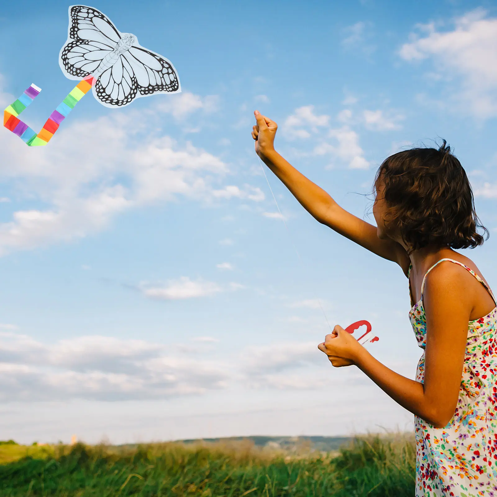 

1Set DIY Kite Material Kit Butterfly Shaped Blank Kite Kids Drawing Painting Set Portable Fun Outdoor Flying Kit for Kids