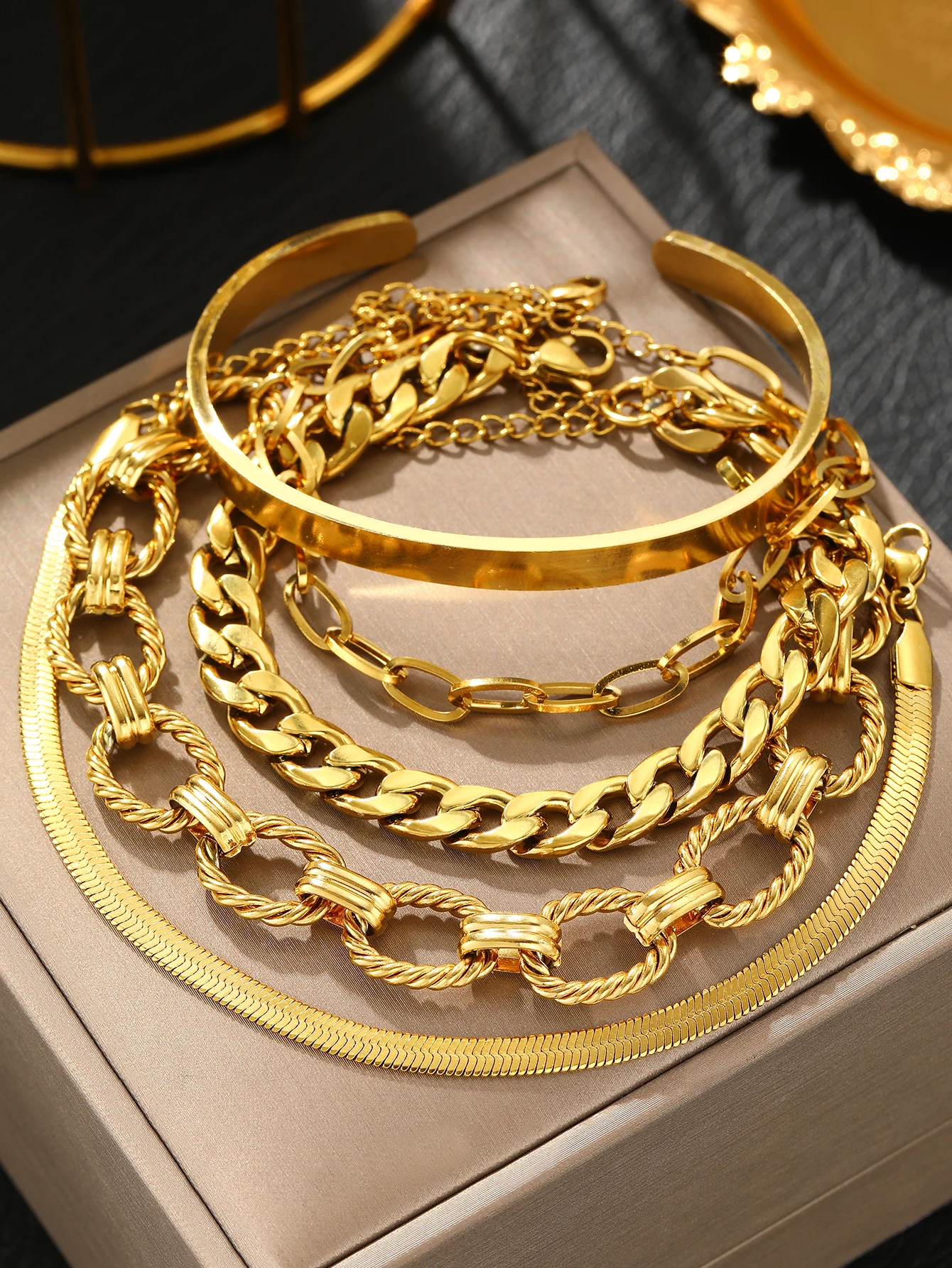 Stainless Steel Jewelry Set Five Bracelets Set Classic Ornate Design Jewelry Set For Women Jewelry Fashion New Products Gifts