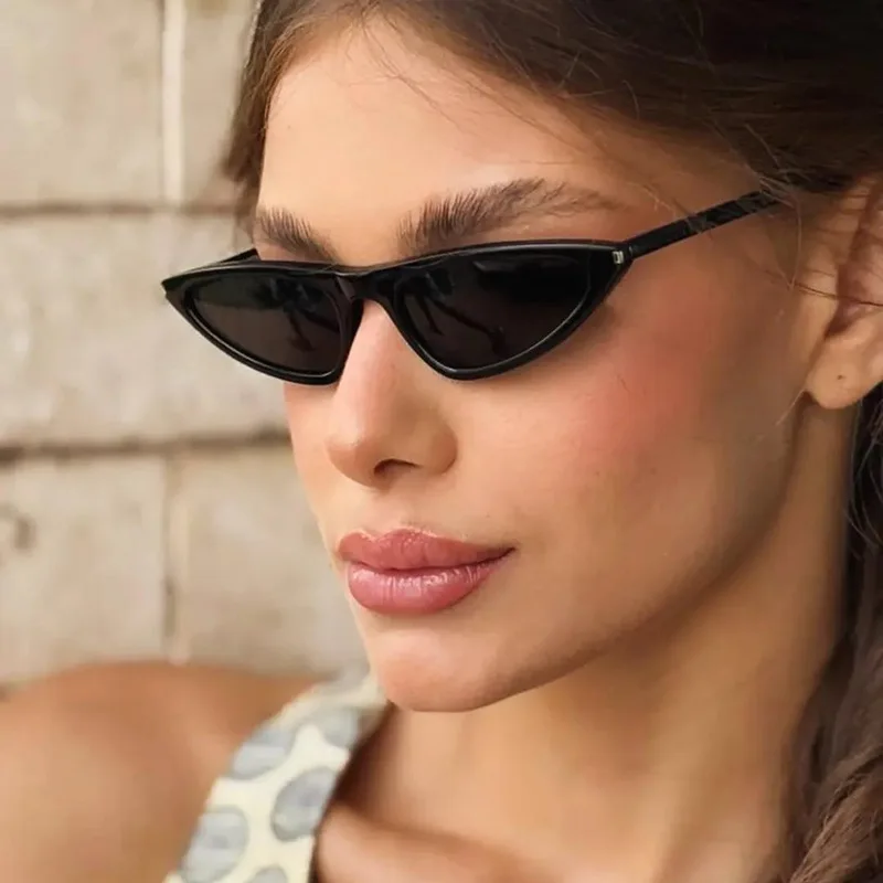 

Retro Small Cat Eye Sunglasses Women Men Rivets Shades Fashion Eyewear Luxury Sun Glasses UV400 Brand Oculus Female Gafas