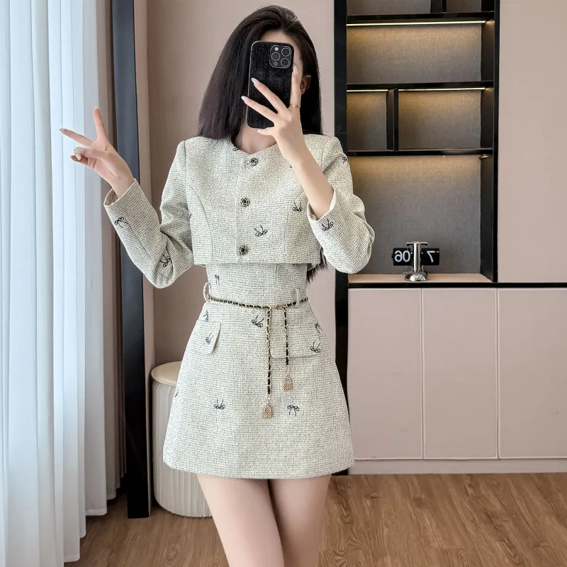 

Grey coarse woolen 2-piece set with ultra short jacket and camisole skirt for spring and autumn small fragrance women's wear