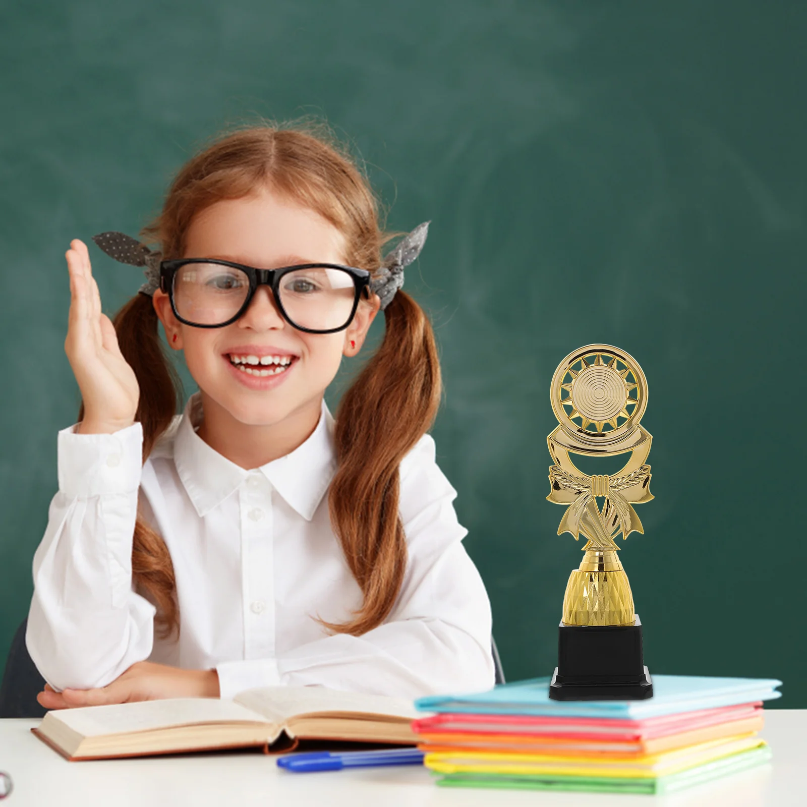 1pc Kids Award Trophy Premium Plastic Competition Winner Reward For Kindergarten Graduation Dance Contest Sports Trophies For