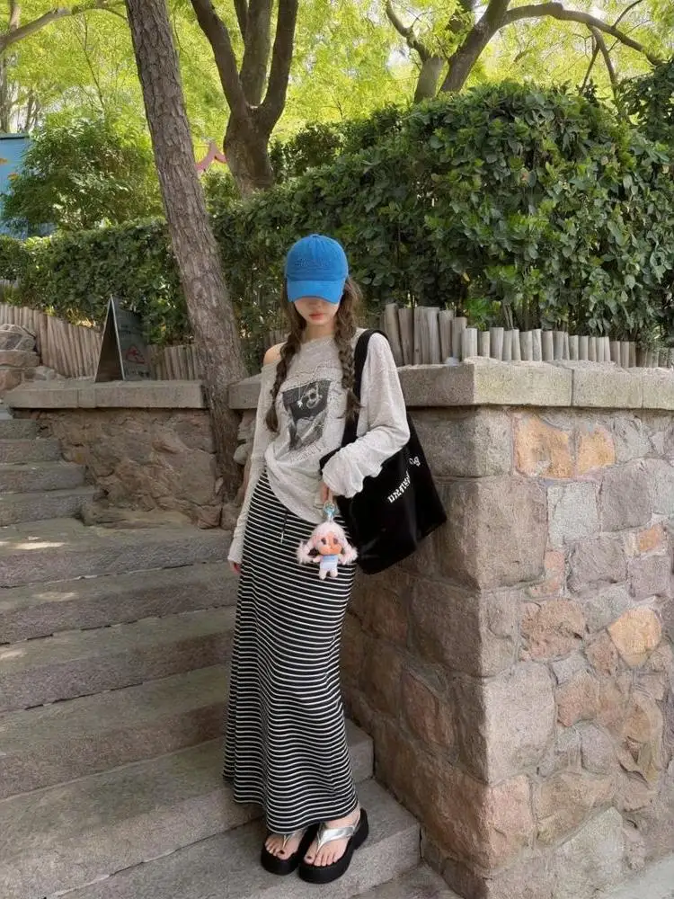 

Casual Stripe Sun Protection Top And Skirt Set Women's Summer 2026 New Style Half Shoulder Fashion Two-Piece Suit Leisure