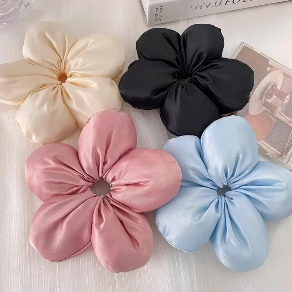 Miękka poduszka Elastyczna opaska do włosów Scrunchie dla kobiet Luksusowy design Duży kwiat wypełniony bawełną Solidna satyna Kucyk Krawaty Akcesoria — zdjęcie 6
