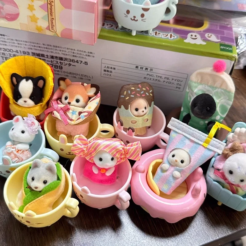 Sylvanian Forest Rabbit Grove Family Dollhouse Rainbow  Drooping Ear Rabbit Cake Gathering Girl Flocking Doll Decoration Gift