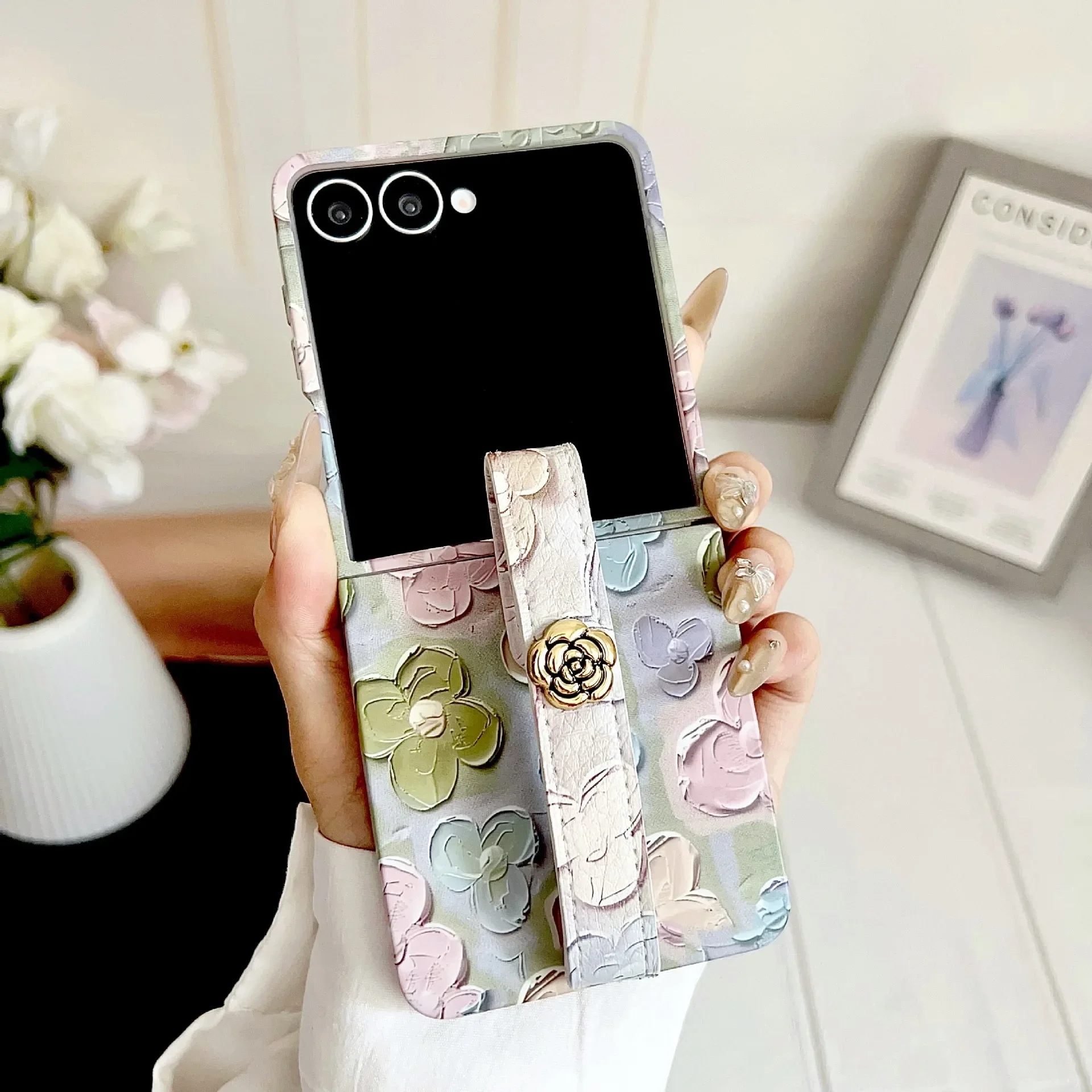 

Flower Wrist Strap Phone Case for Samsung Galaxy Z Flip 7 6 5 4 Protective Back Cover for ZFlip5 ZFlip6 ZFlip7 Case Shell