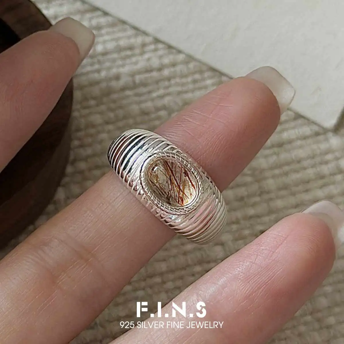 

F.I.N.S оригинальное кольцо из стерлингового серебра S925, винтажное кольцо с кристаллами, корейско-минималистичный овальный камень, открытый регулируемый палец, ювелирные изделия