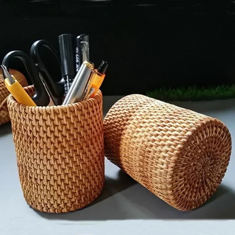 Imagem -02 - Mão Tecido Rattan Pen Holder Papelaria Recipiente Caixa de Armazenamento Artesanal Madeira Videira Escritório Escola Acessórios de Mesa Decoração