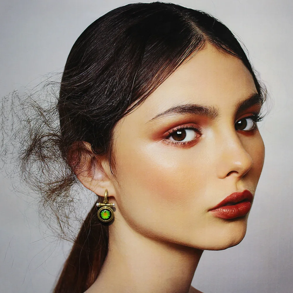 

Elegant Minimalist Dried Flower Earrings Enamel Spring/summer New Arrival C-shaped Stud Earrings