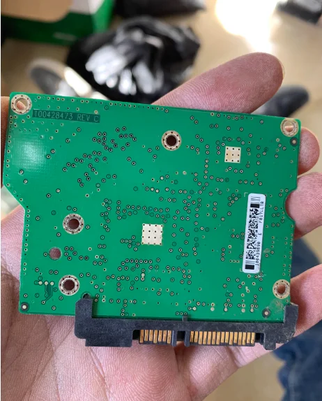 Hard disk circuit board 100428473 REV C white label 100439890