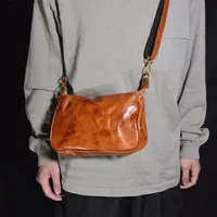 AETOO  British retro messenger bag texture plant tanned leather simple crossbody bag large capacity leather backpack commuter ma