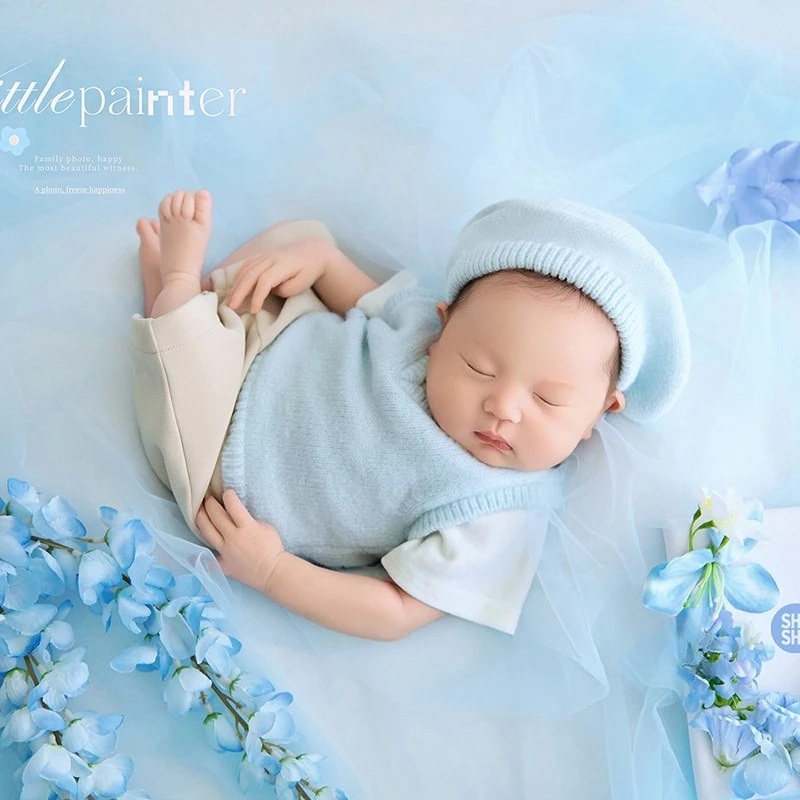 Newborn Photography Props Knitted Outfit with Berets Dreamcatchers and Florals Decors Backdrop Theme for Studio Photoshoot