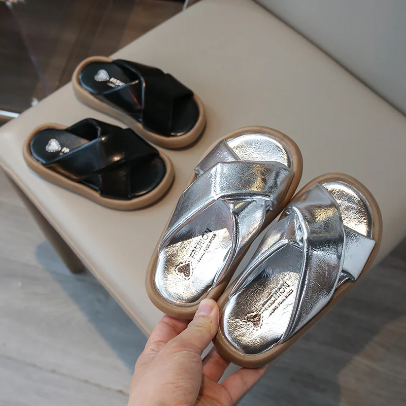 Children's Slippers 2025 Summer New Style Silver Flats Fashion Outside Casual Flip-flops Kids Soft-soled Beach Open-toe Sandals
