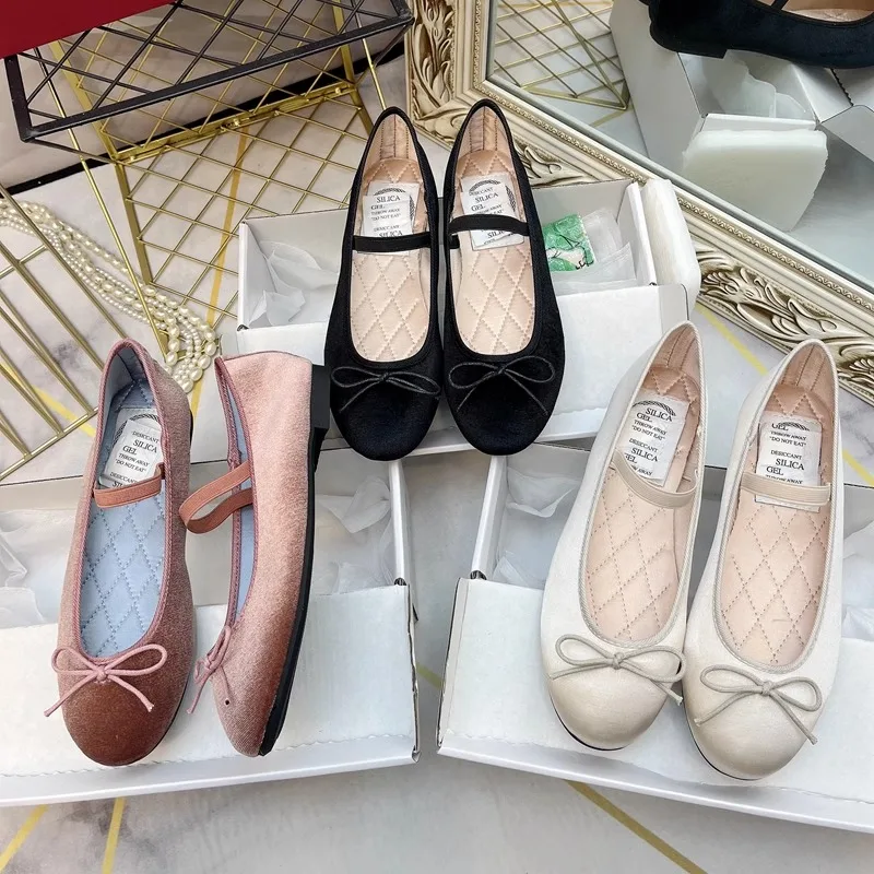 女性と女の子のためのダブルバックルシューズバレエフラットソールの靴丸いつま先浅い口2021
