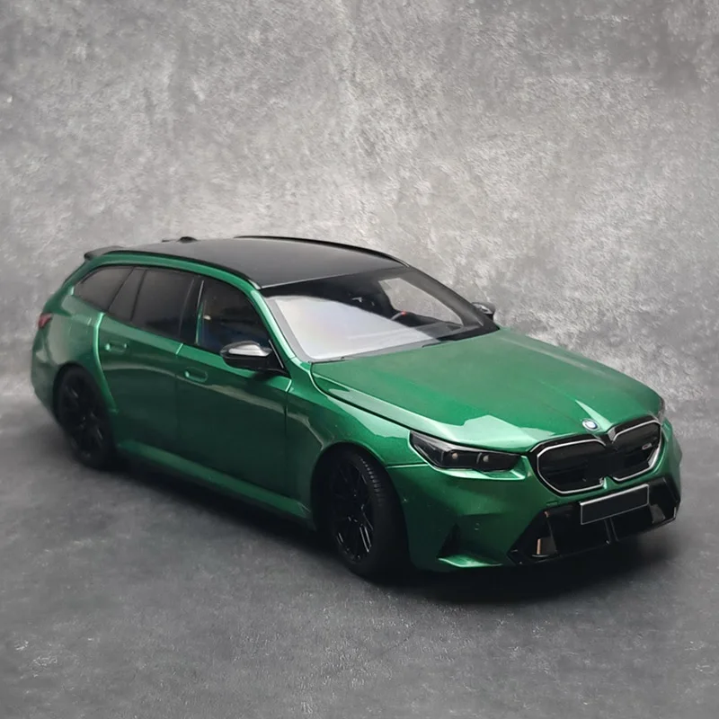 Minichamps Diecast model 1:18 M5 TOURING 2024 Car Model Alloy Collection