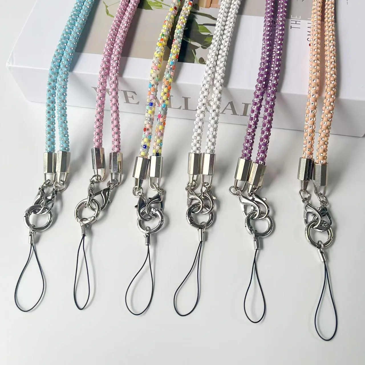 

Personalized Fruit, Colorful Mobile Phone Lanyards, Crossbody Long Lanyards, Fashionable Sparkling Diamond, Universal Lanyards