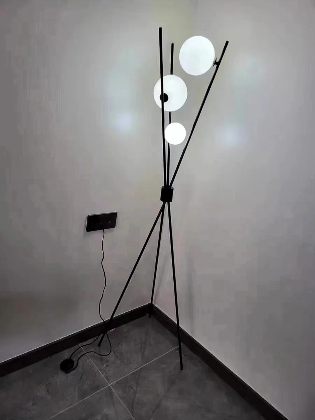 Lámpara de pie Led moderna, lámpara de pie con trípode de hierro y Luna 3D para sala de estar, dormitorio, Loft, estudio, decoración, luz de mesa