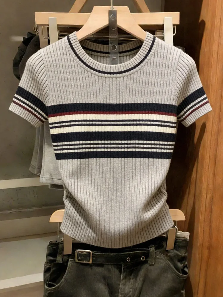 

Летний модный вязаный свитер-футболка для женщин, пуловеры, топы, полосатые винтажные футболки с коротким рукавом и круглым вырезом, трикотаж, модный шикарный джемпер