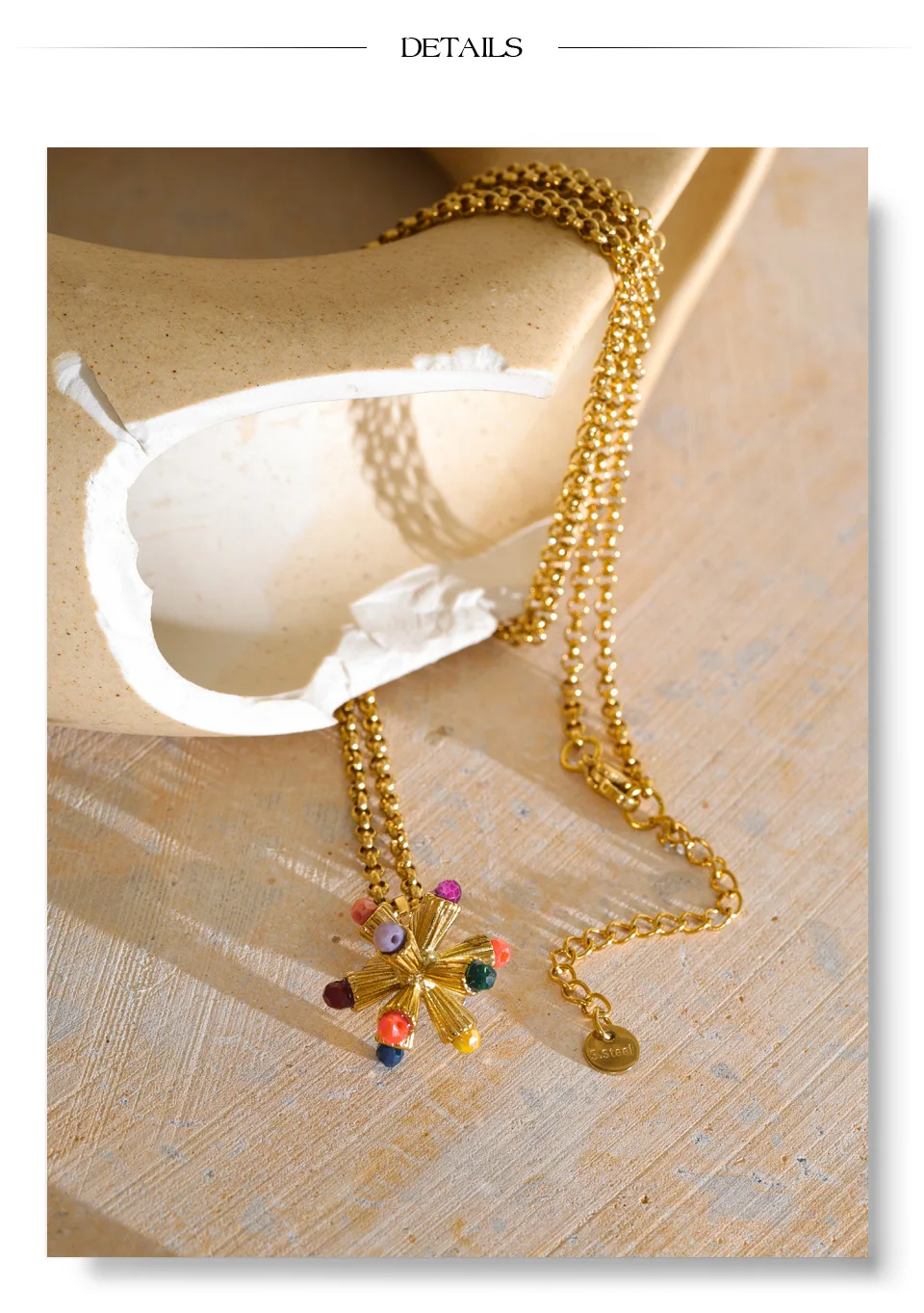 Yhpup Pulloverkette aus Edelstahl, Halskette mit Anhänger in Form einer Blume aus Harz, stilvolles und einzigartiges Schmuckstück für Damen, ein ideales Geschenk. – Detail 6