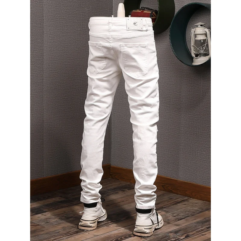 

Новые мужские джинсы в американском стиле 2026 года, белые, для уличной моды, с эффектом потертостей, зауженные, облегающие брюки с узкими штанинами