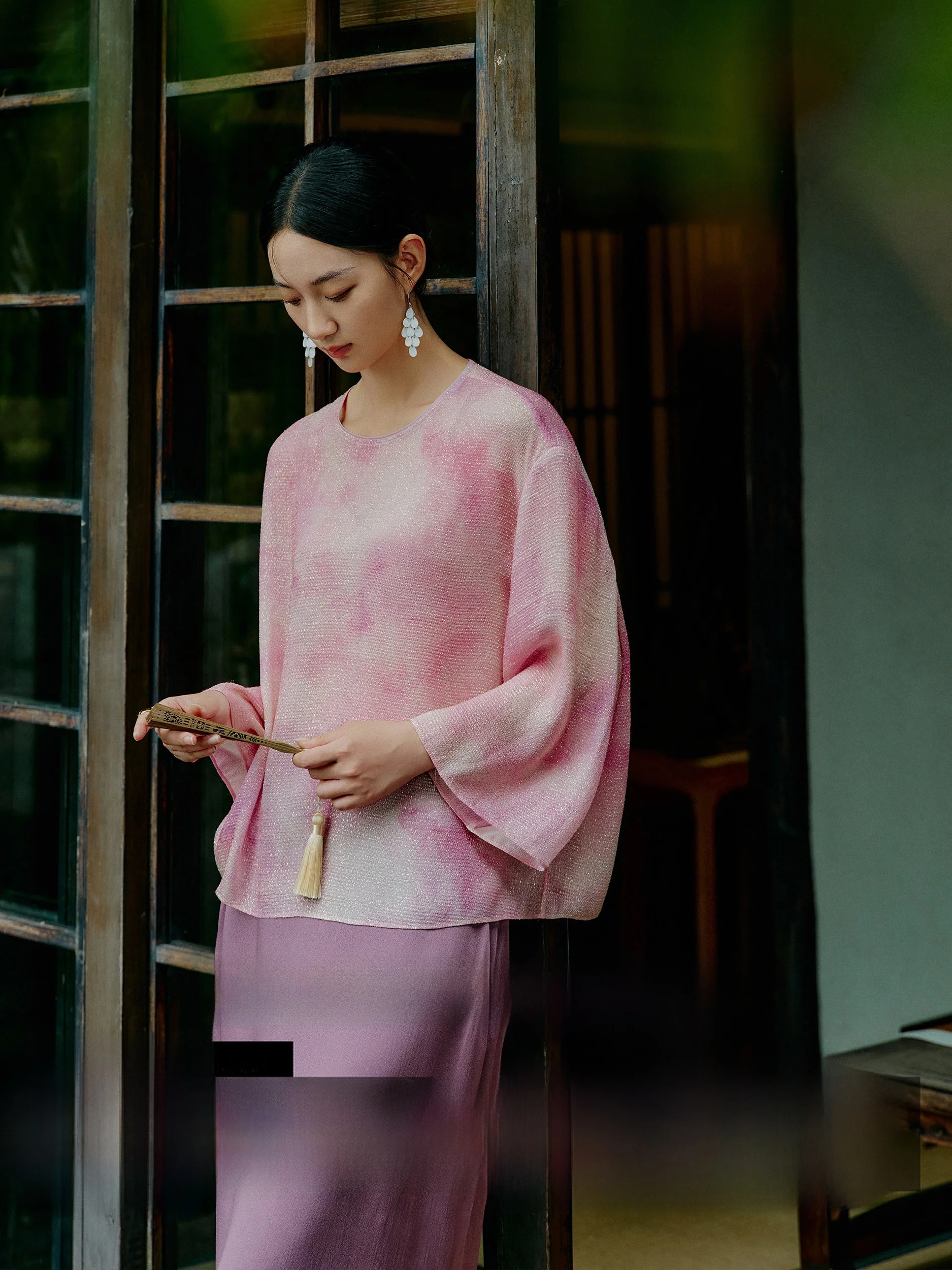 

CA Chinese Sle Silk irt Women's Lightweight Long Sve round Ne Thin Fabric Breathable Summer Faion Small irt