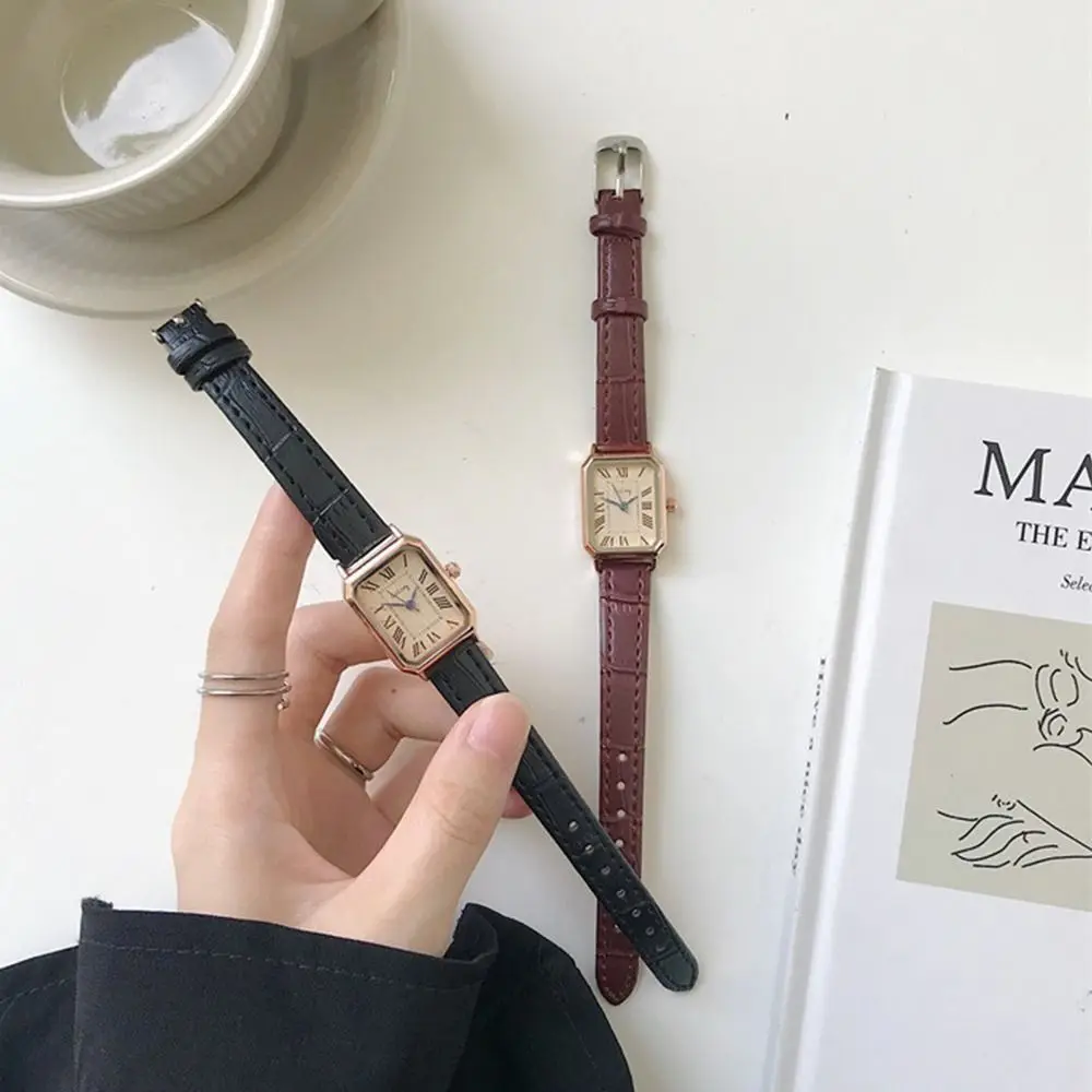 ساعة كوارتز نسائية أنيقة محمولة بسيطة ساعة معصم نسائية رائعة مزخرفة ساعات عمل للسيدات للاستخدام اليومي