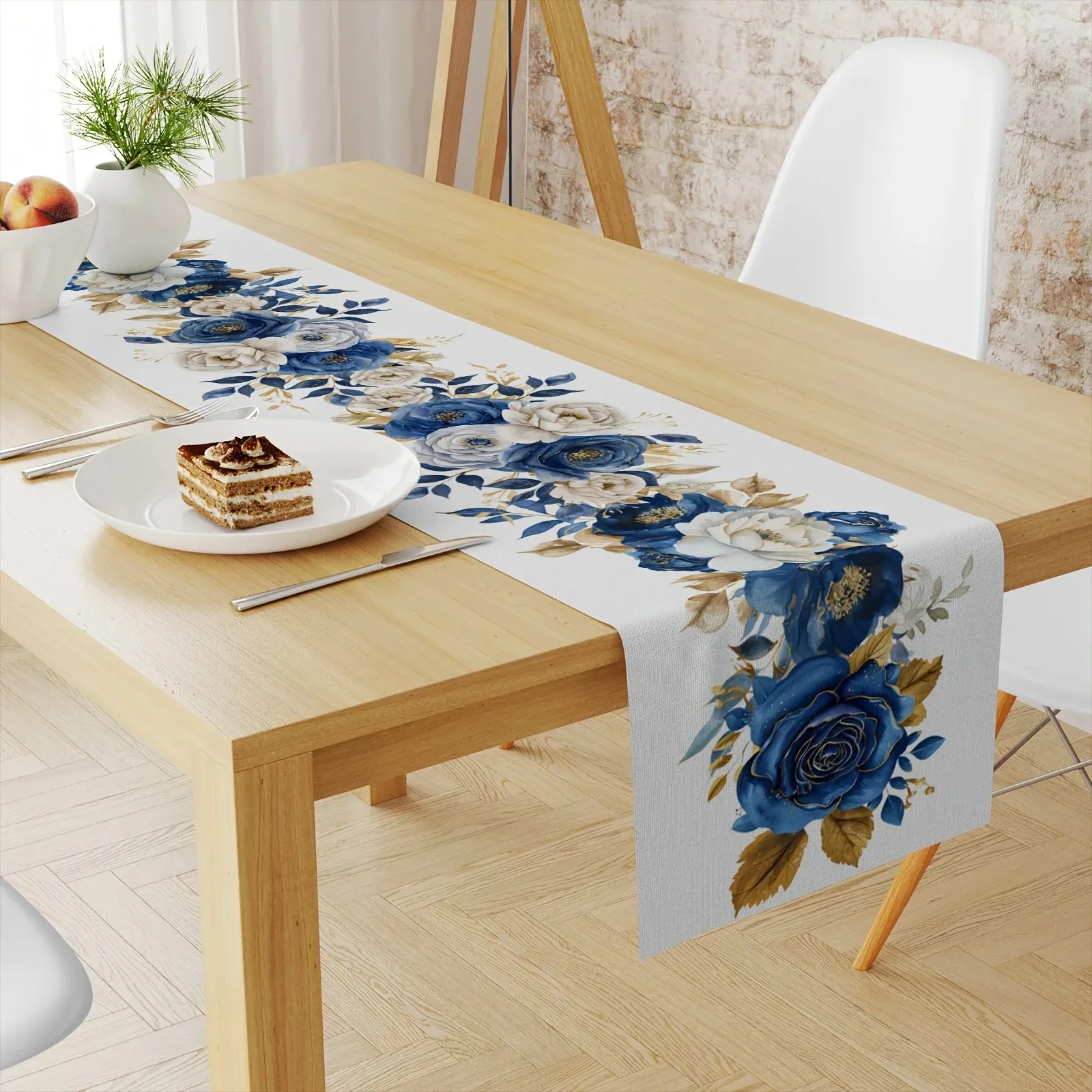 VIKAMA Blue and White Floral Luxury Tablecloth European-style Embossed Print Living Room Decor Afternoon Tea Table Setting