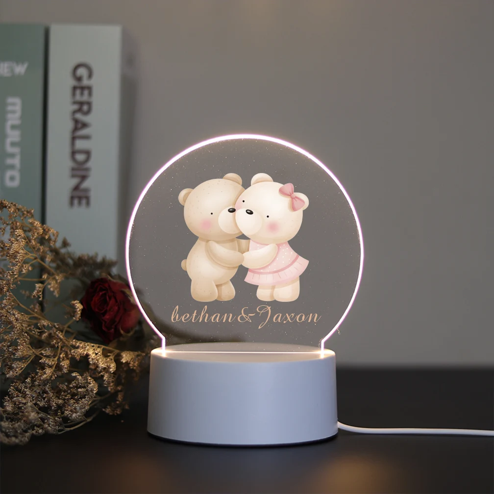 1 unidad de bonito oso socio impresión UV nombre personalizado luces de noche acrílicas lámpara de mesa Led para sala de estar habitación de niños