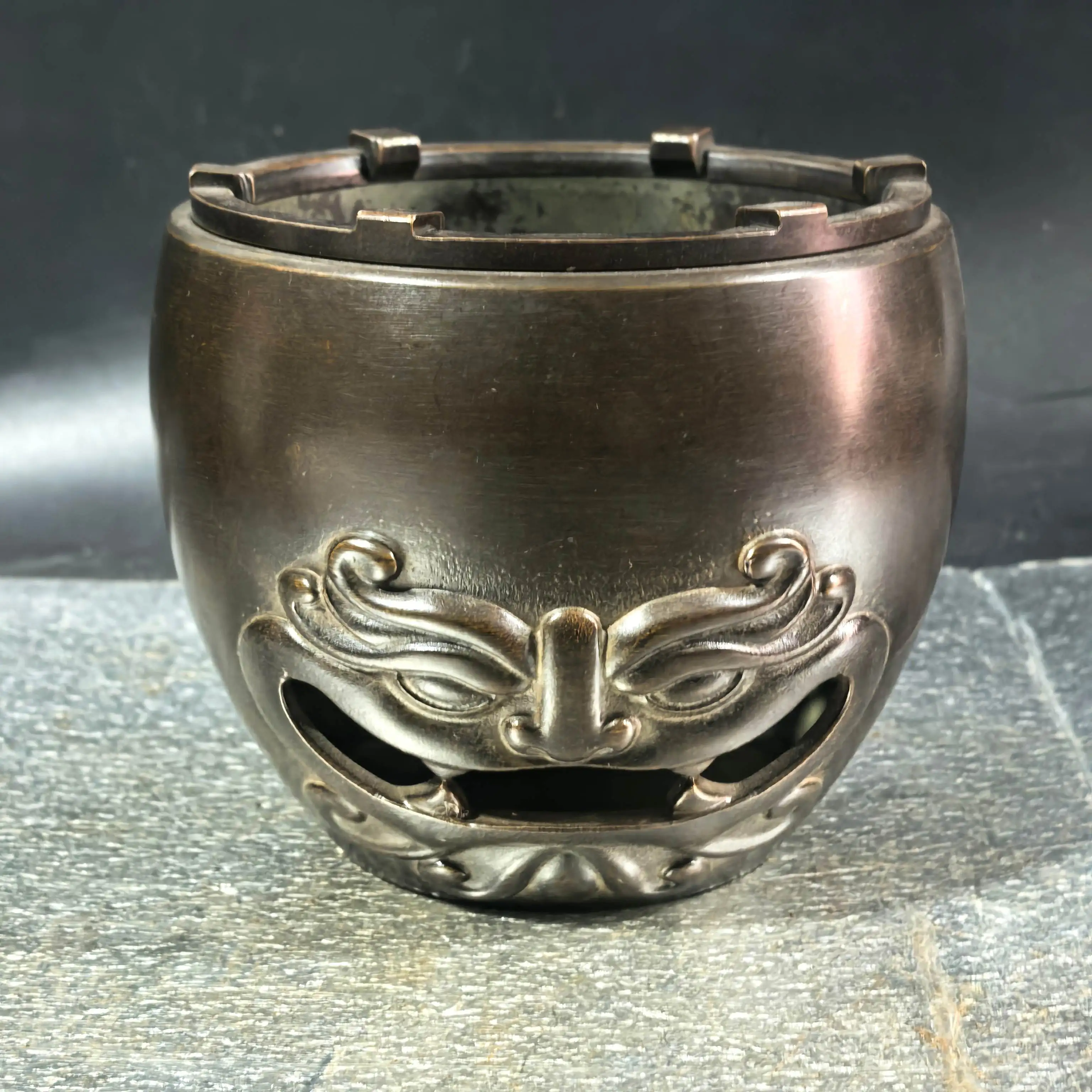 Bronze ware collection - Animal head charcoal stove - Home decoration item