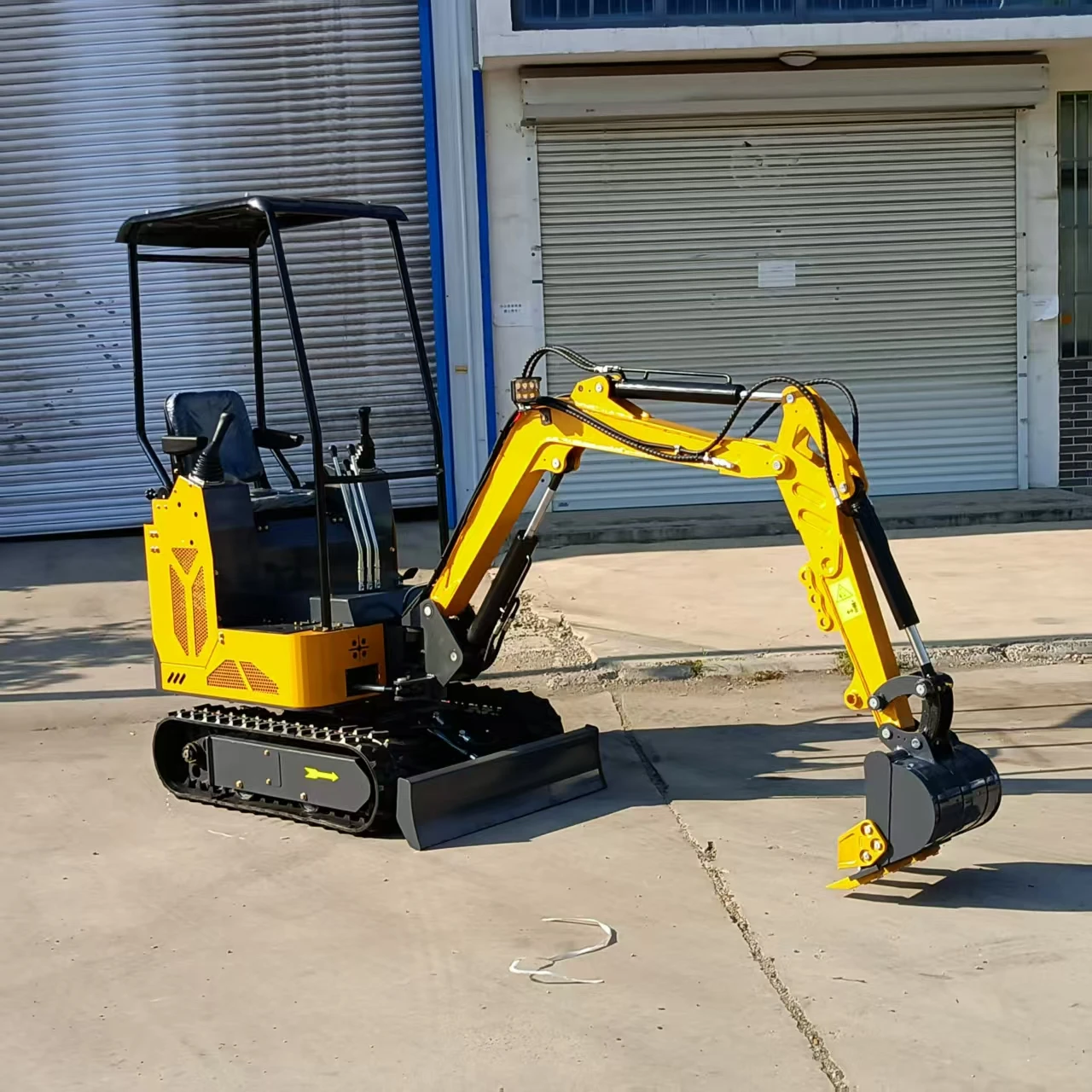 مبيعات المصنع مباشرة حديقة جرار مخصص CE Epa Euro 5 حفارة زاحفة جرارات زاحفة زراعية للبيع