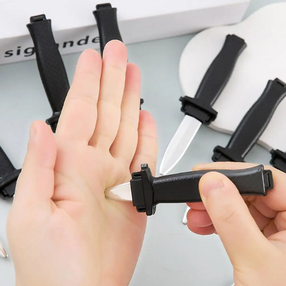 Retractable Fake Knife - Adult Plastic Magic Prank Toy for Jokes, Scary Tricks & Halloween Props
