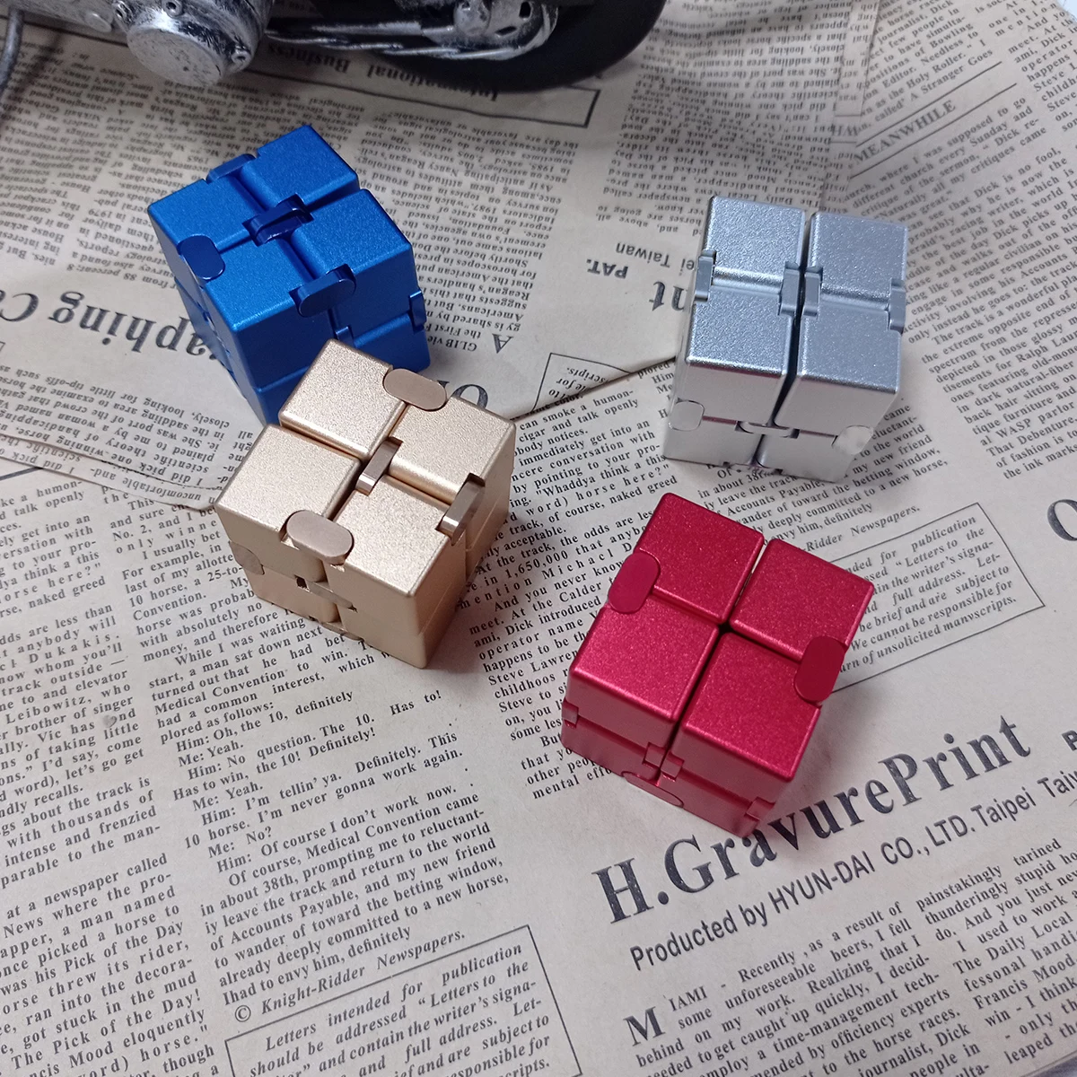 Aluminiumlegering Metaal Oneindige Magische Kubus Anti Stress Fidget Speelgoed Gemakkelijk Spelen Hand Spinner Kantoor Kubieke Stress Reliever Speelgoed