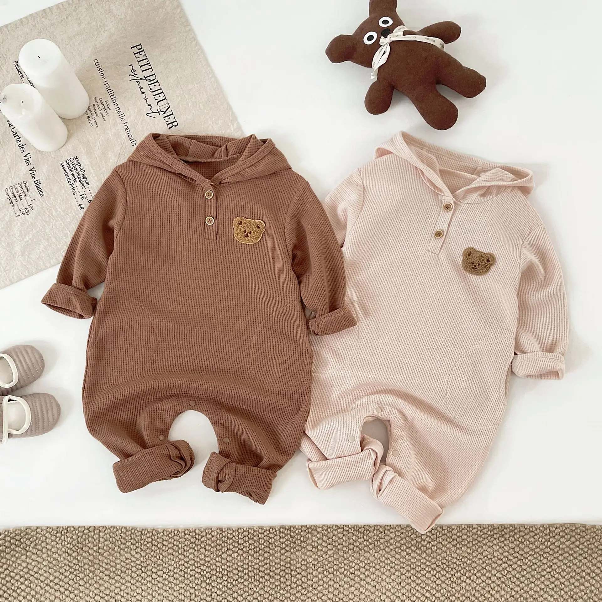 

2025 new baby one-piece suit, Spring and Autumn Cartoon Bear round-neck crawling suit with hat