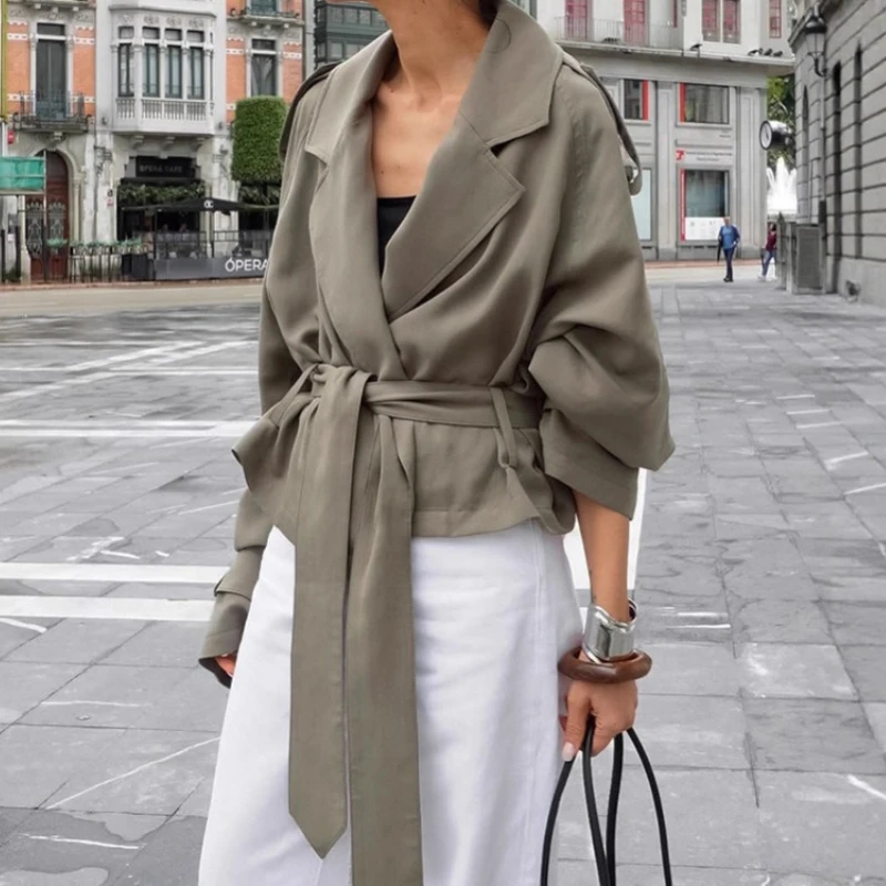 High-end French Large Lapel Lace-up Trench Coat 2025 Commuter Women's Autumn Fashion Temperament Coat
