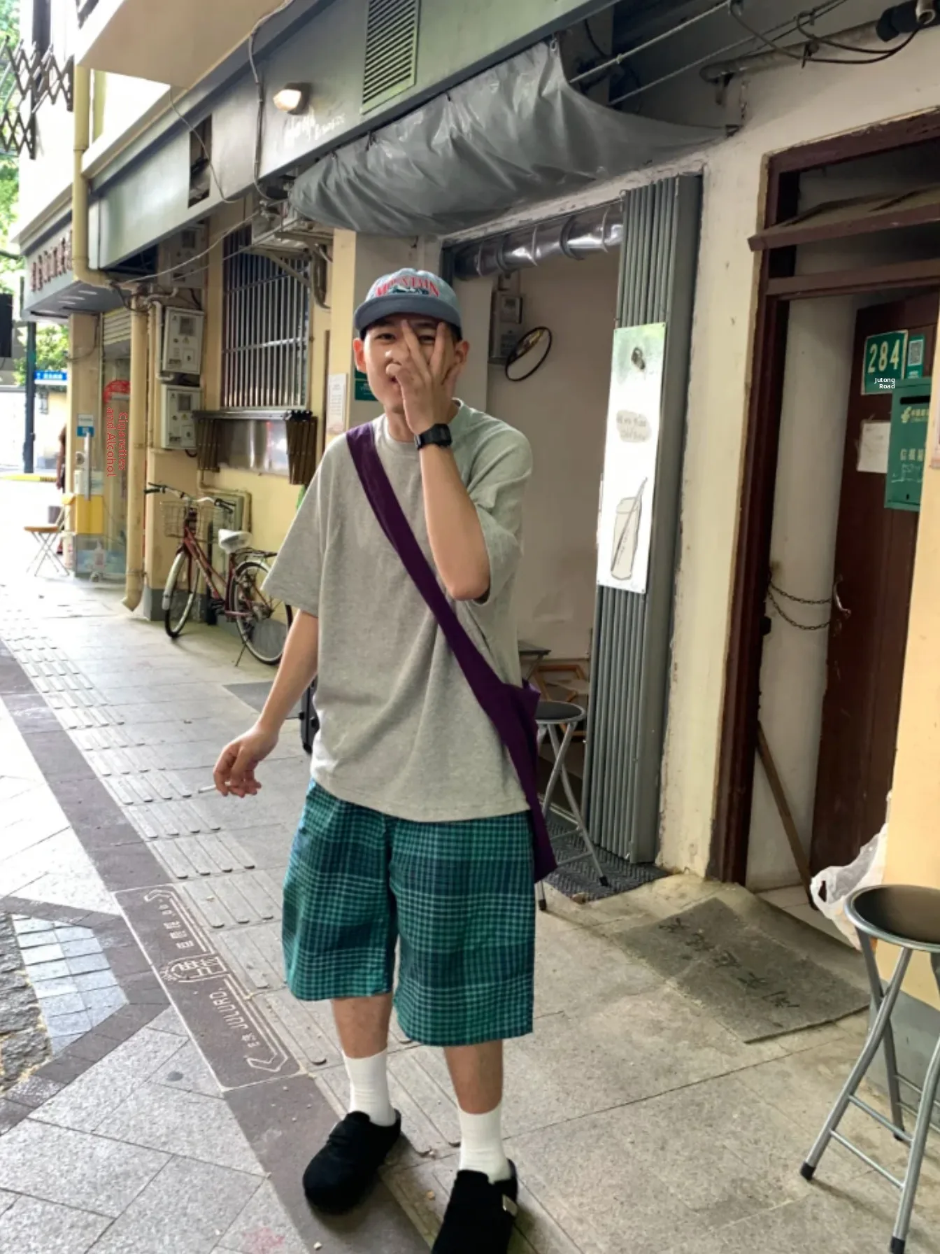 레트로 일본 블루 격자 무늬 5 점 바지 남성과 여성을위한 느슨한 스트레이트 캐주얼 여름 반바지 무릎 길이 높은 허리