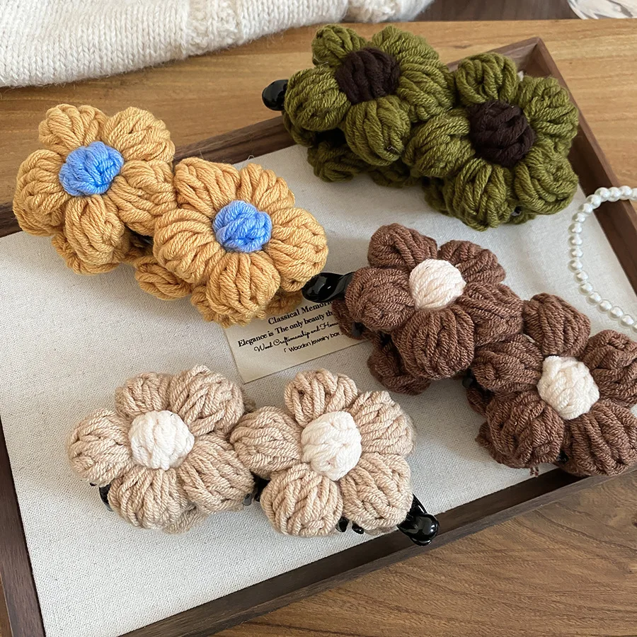 

Acrylic Knitted Flower Hair Clip Sweet and Unique Twist Clip Fashionable Country Style Hair Accessory Women's Gift