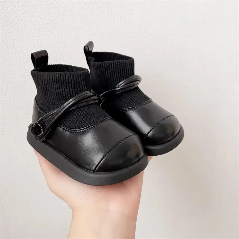 Nuove scarpe da bambino in autunno/inverno 2024 Versione coreana di stivali da principessa per bambina 0-3 anni stivali singoli per bambina