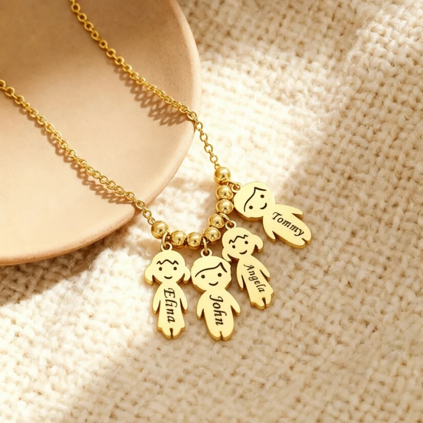 Custom Family Name Necklace 1 to 4 Personalized Figures Gold Silver Plated Pendant for Adult Kids Adjustable Chain Jewelry Gift