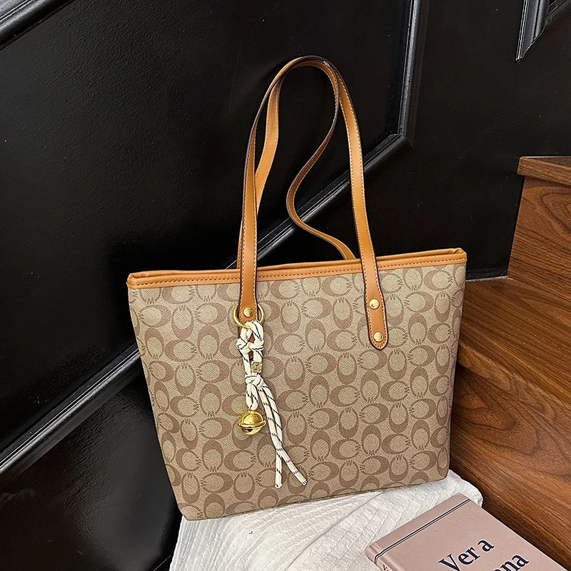 

2026 New Women's Vintage Printed Large Capacity Tote Shoulder Bag, Niche Premium Design Hand Carry Purse for Fashionable Daily Essentials