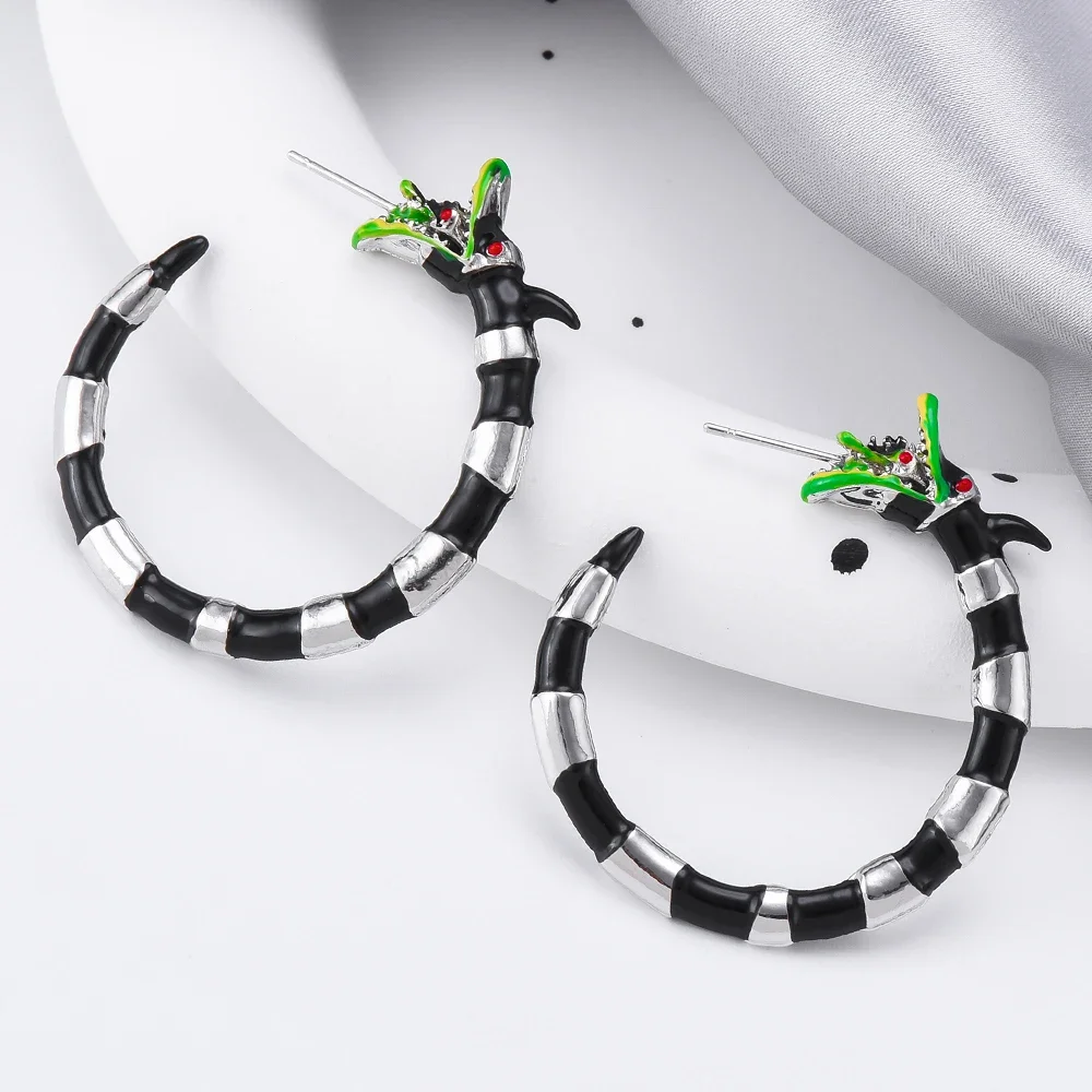 Halloween Creative Beetlejuice Hoop Earrings for Women Beetle Sandworm Creepy Gothic Hip Hop Jewelry Cosplay Accessories Gift