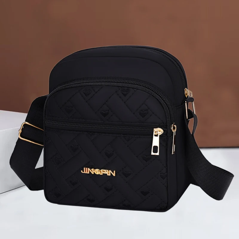 

Сумка нейтрального цвета подходит для ежедневного использования и лучший выбор для подарка на помолвку. Это сумка на одно плечо.