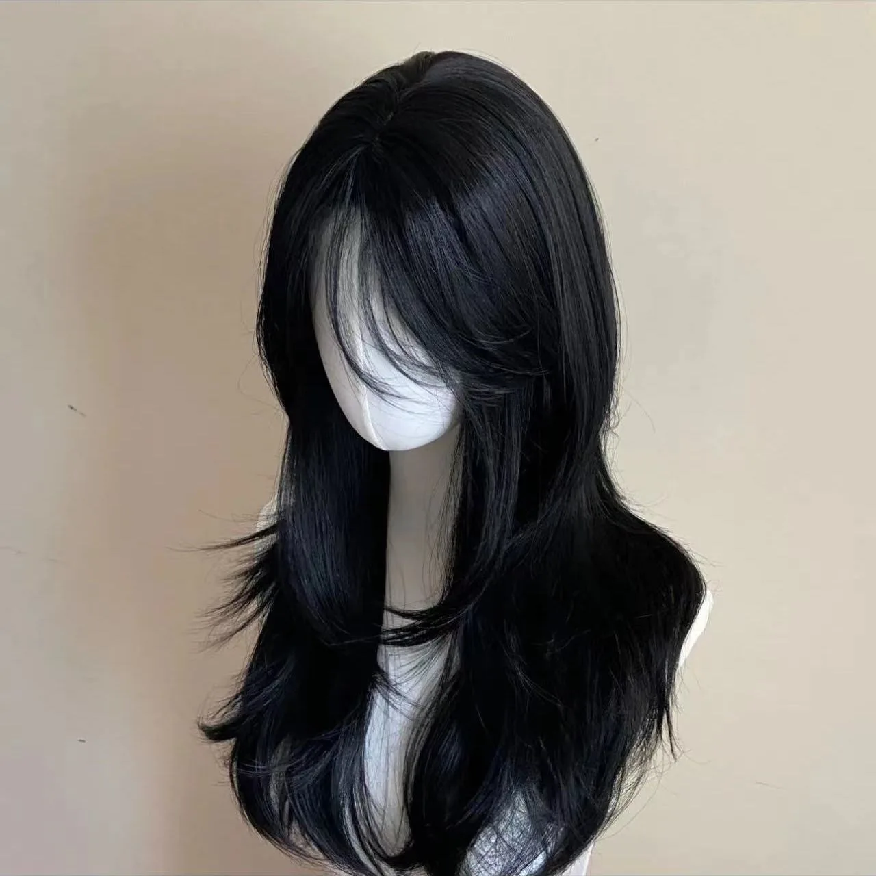 Synthetic Long Wavy Wig Natural Looking Middle Part Layered Fringe for Women Daily Party Cosplay Full Head
