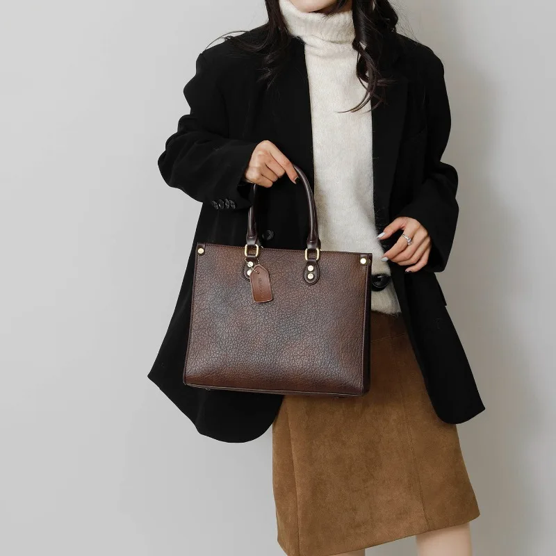 

Premium Luxury Vintage Leather Handbag For Casual Women Leisure With Solid Color And Large Capacity