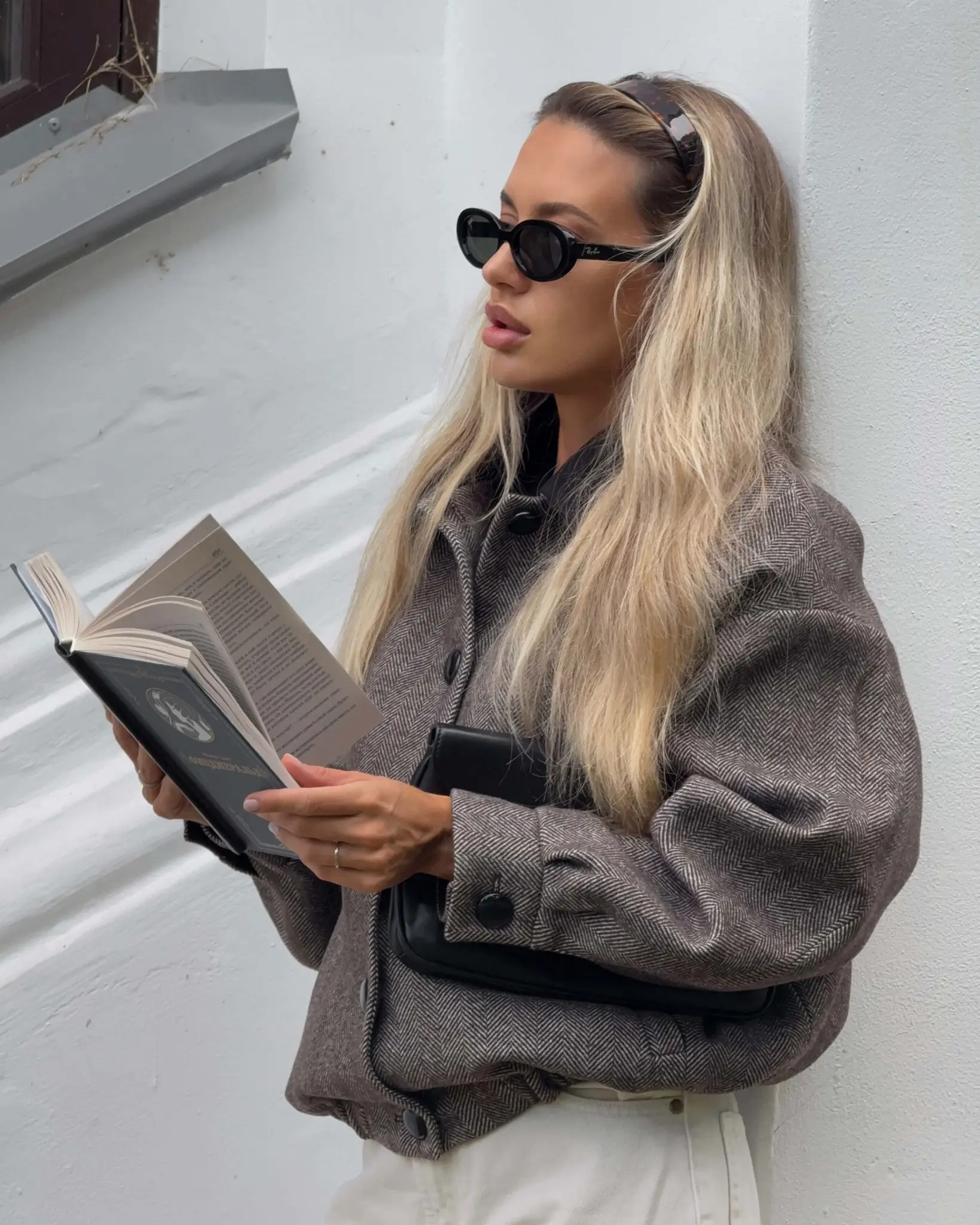 Laur Women Herringbone Tweed Short Jacket, Contrast Black Collar Single Breasted Loose Oversized Coat Autumn Casual Outerwear