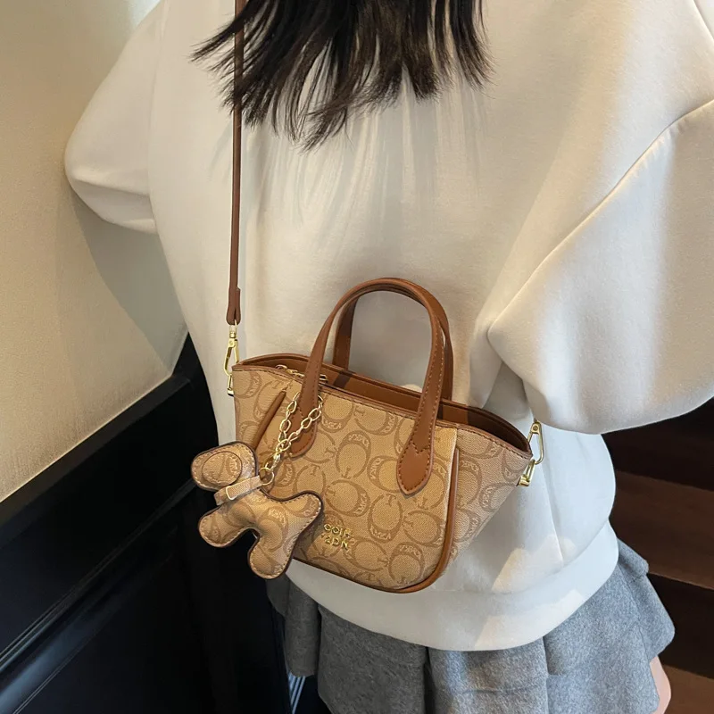 

Luxurious High End Women Bag Designer Trendy Fashion Versatile Crossbody Bag Niche Handheld Bucket Bag High Quality Leather​​