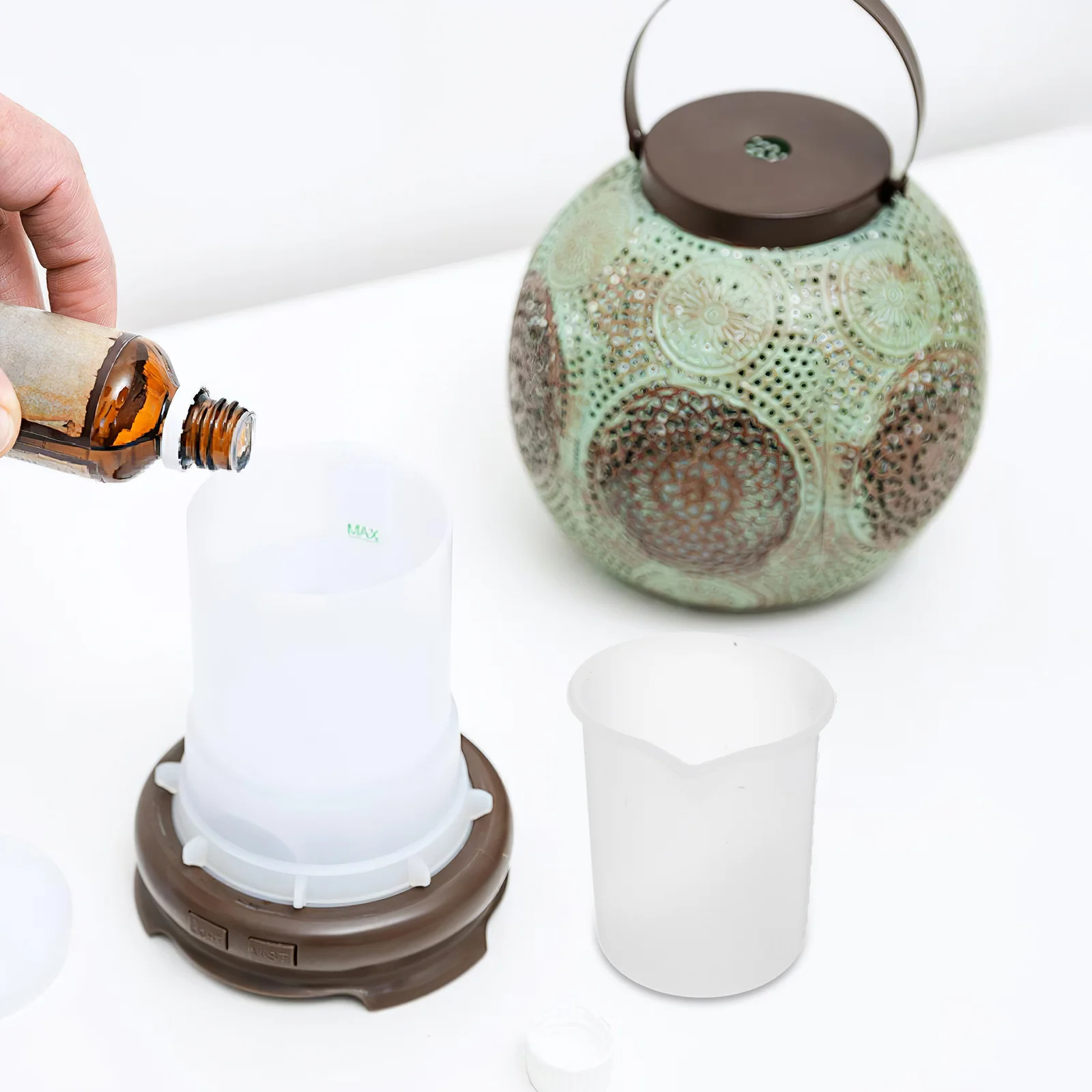 

20Pcs 100ml Plastic Beaker PP Measuring Cup Material High Temperature Resistance Graduations Easy Cleaning Laboratory