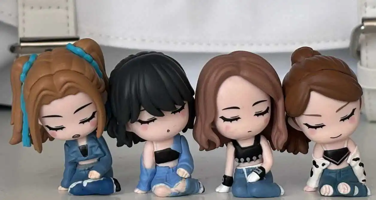 

New Product In Stock Korean Girl Group Shoulder To Shoulder Blind Box Handmade Toy Desktop Ornament Surprise Gift For Fans