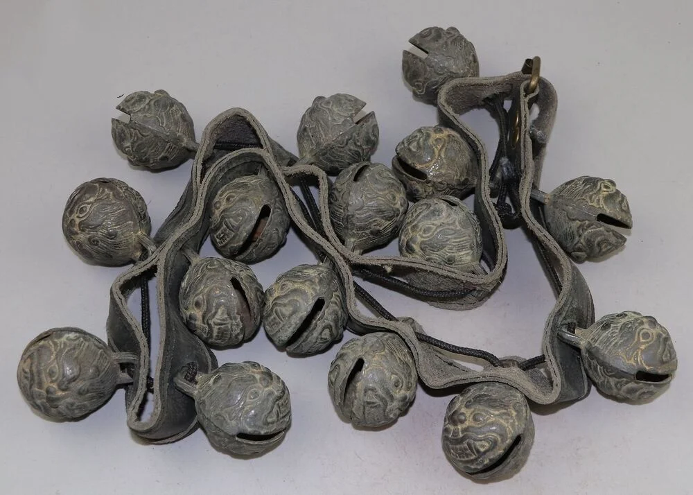 

A set of China bronze dragon bells handworked statue of bronze bell