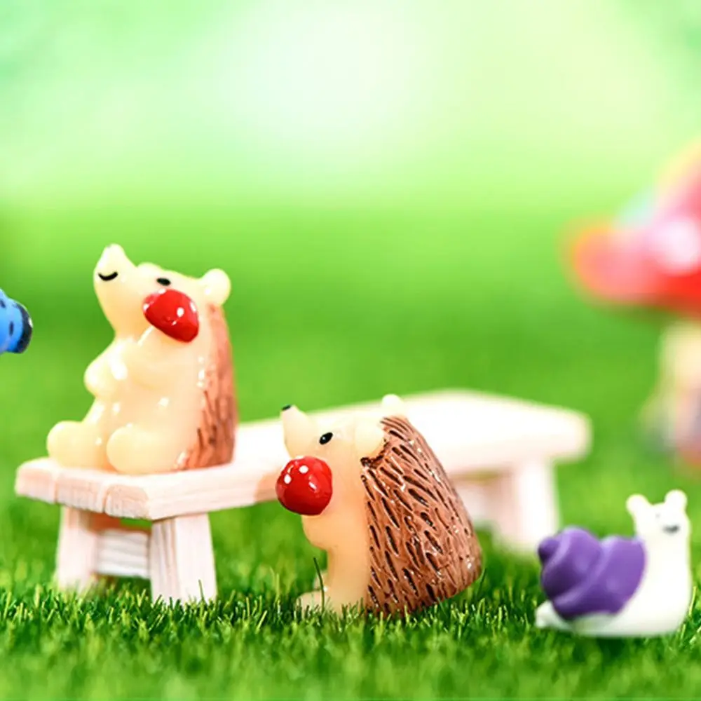 Realistic Hedgehog Mushroom Statue Exquisite Cartoon Handmade Hedgehog Ornaments Resin Garden Decorations Garden